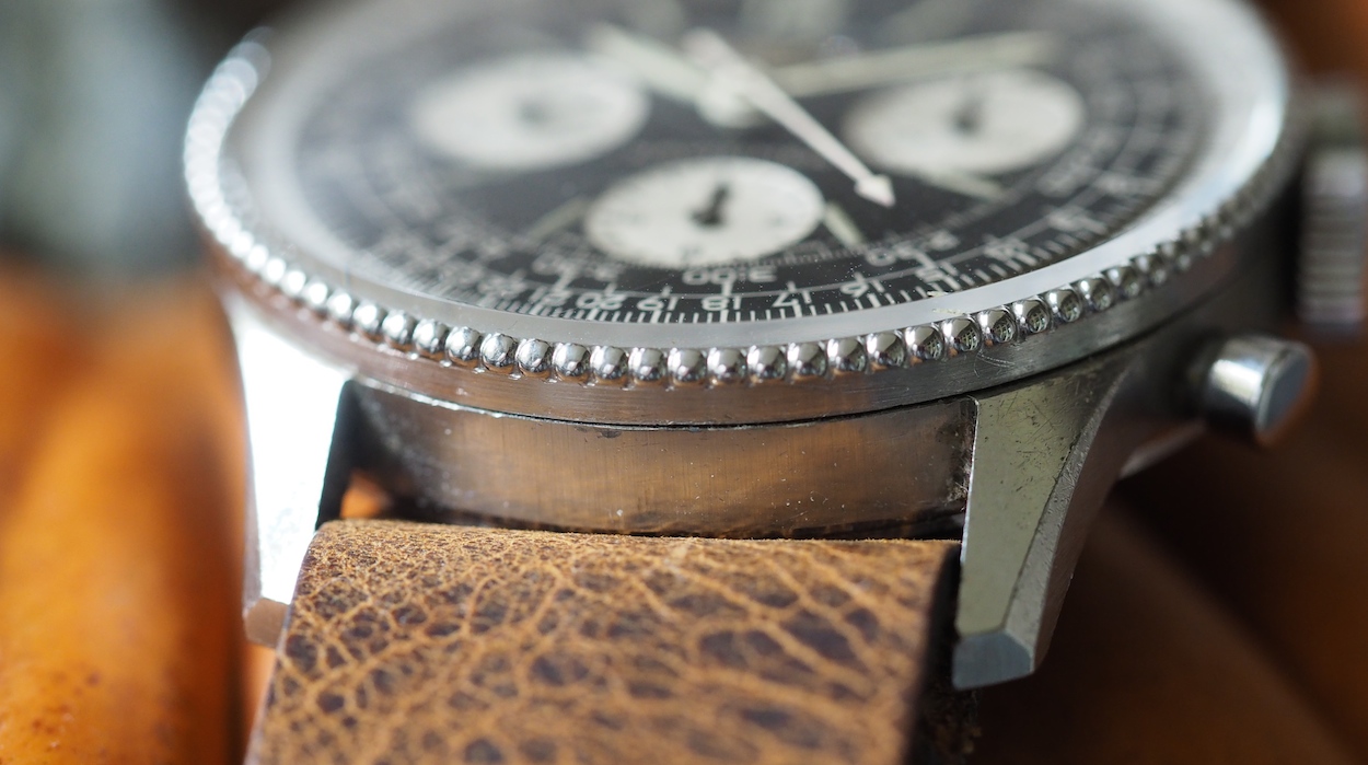 Breitling Navitimer 806 chamfered lugs